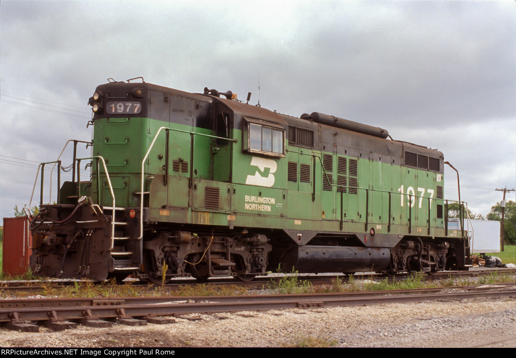 BN 1977, EMD GP9, ex SP&S 152 at Eola Yard 